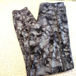 Athleta Black & Gray Tie Dye Leggings with Stash Pocket Size Small-EUC